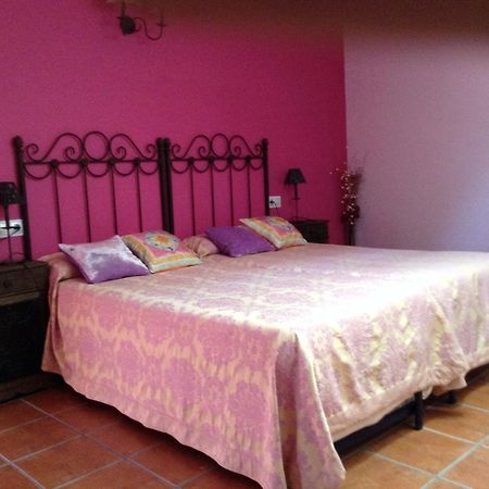 Hostal Camino Del Perdon Uterga Bagian luar foto