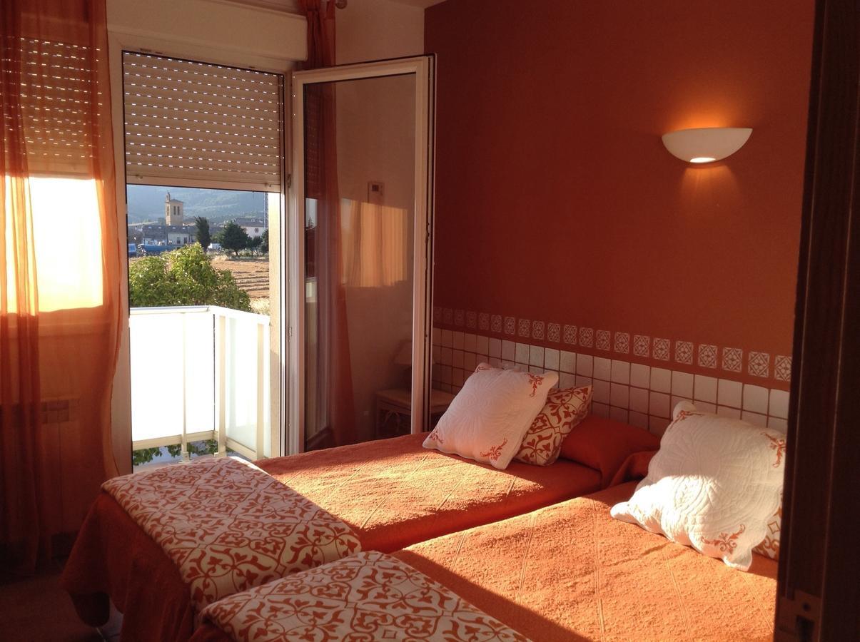 Hostal Camino Del Perdon Uterga Bagian luar foto