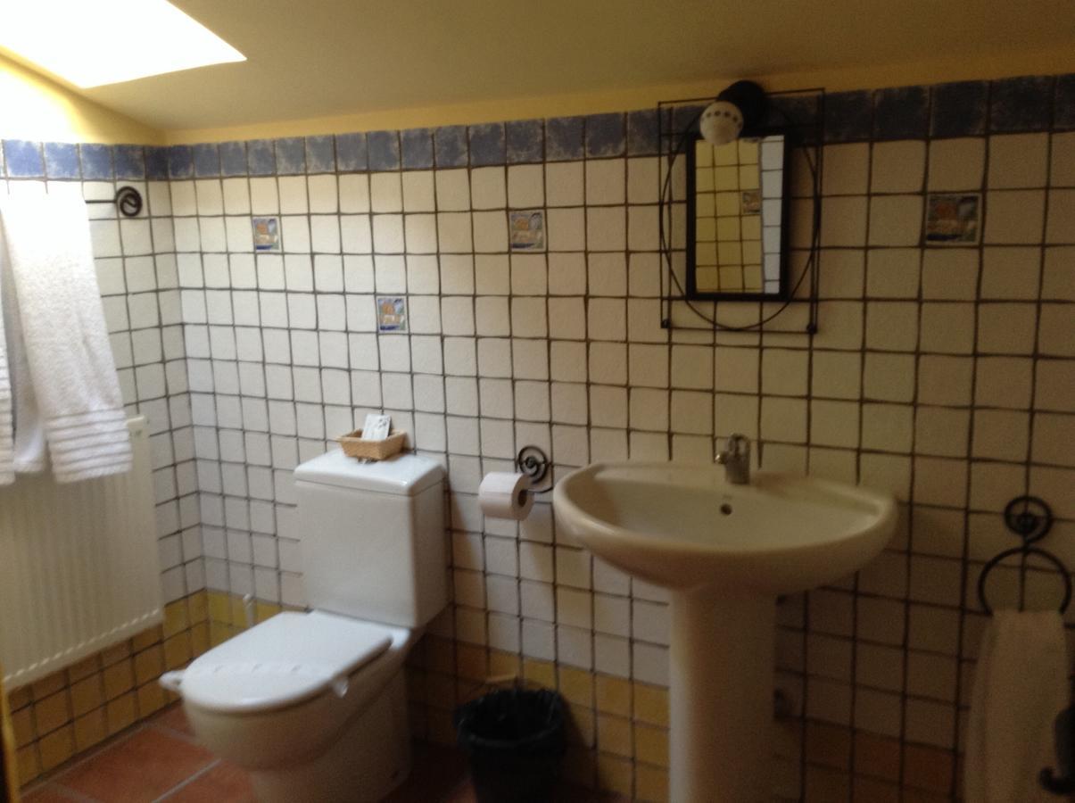 Hostal Camino Del Perdon Uterga Bagian luar foto